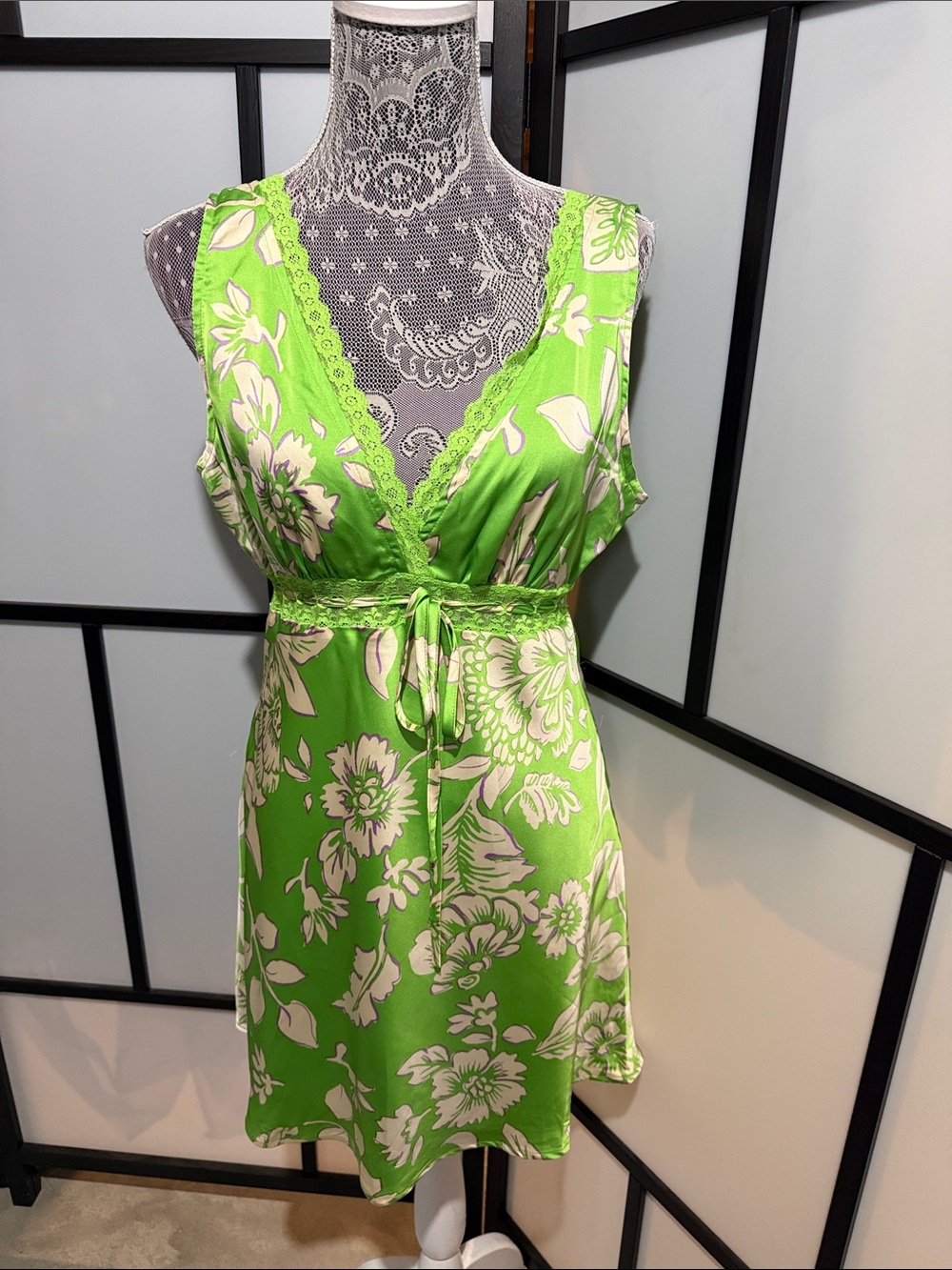 Lace-Trim Lime Green Floral Mini Dress with Tie Waist